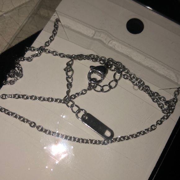 ✨• SILVER Woman’s NameInitial Necklace •| M | *NWT - Picture 8 of 8